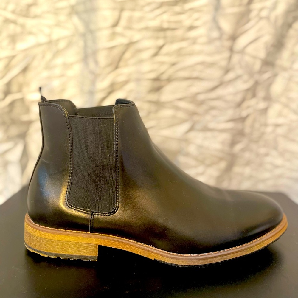 Perry Ellis Chelsea Boots. Size 11. Gently used. Great condition.